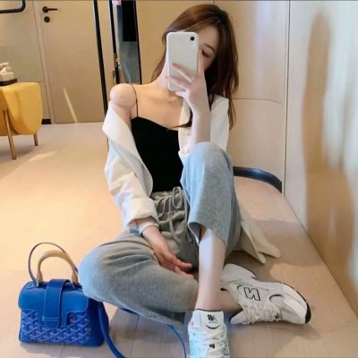 穿越无尽的海洋前往月球 高清封面